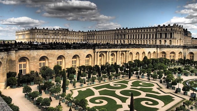 Best day trips around Paris versailles-880359_640