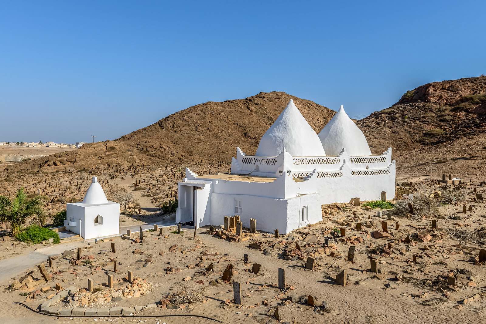 Things to do in OMan - Salalah tomb