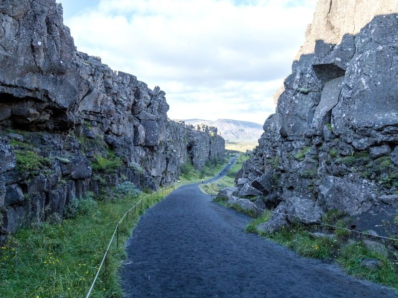 Main Thingvellir walk fault line