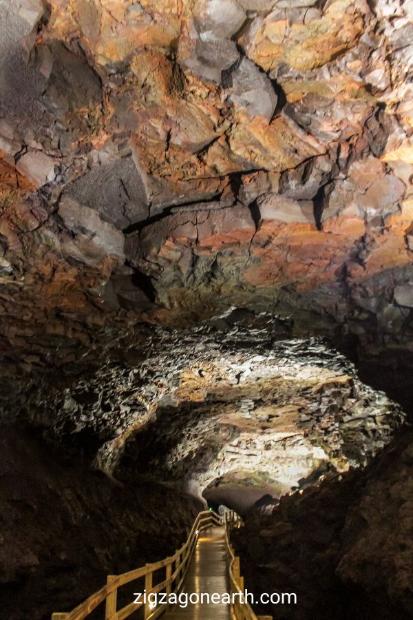 Grotte di lava in Islanda Pin1