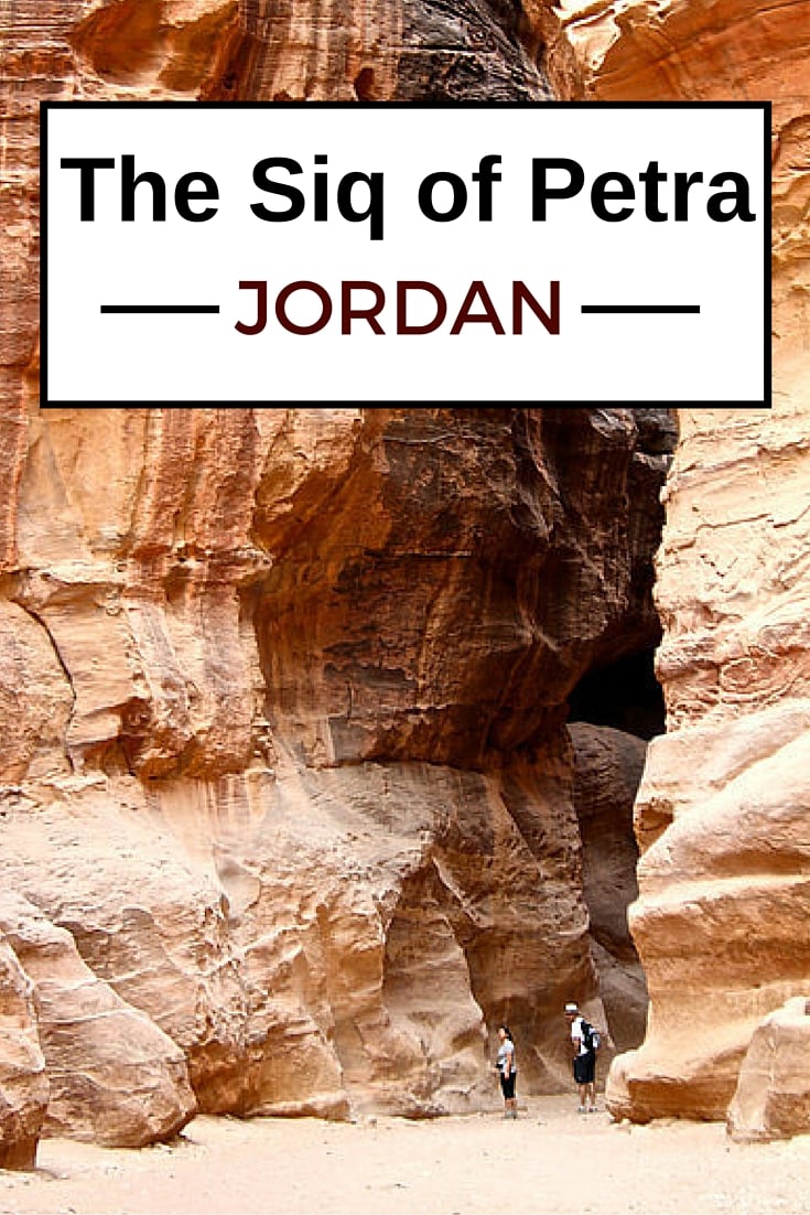 Travel Guide Jordan - Plan your walk through the Siq in Petra