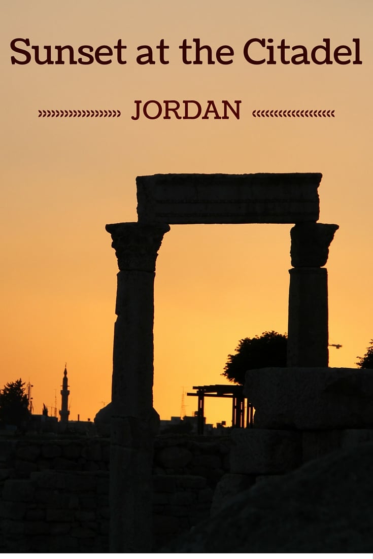 Travel Guide Jordan - plan your trip to the Citadel in Amman at sunset