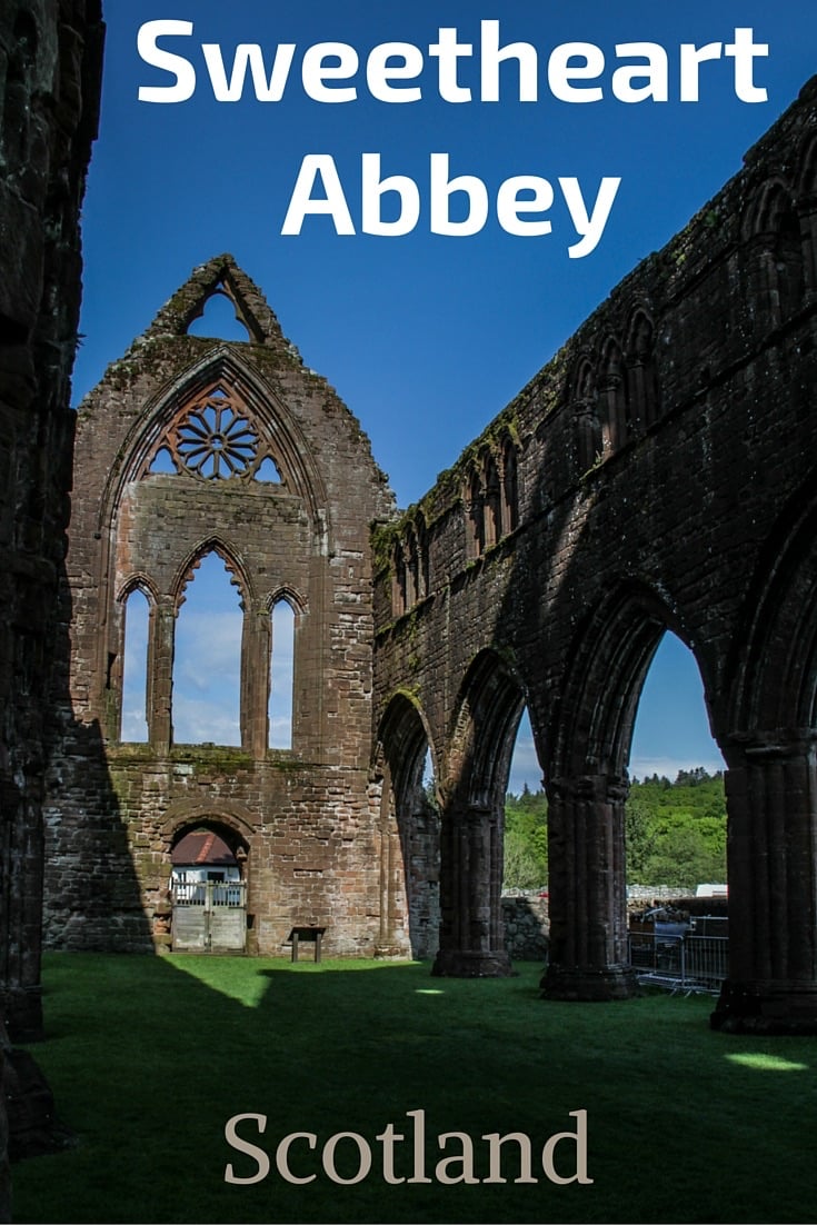 Sweetheart Abbey Scotland - photos and information to plan your visit