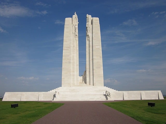 war tourism best day tours from paris - vimy-memorial-1066712_640