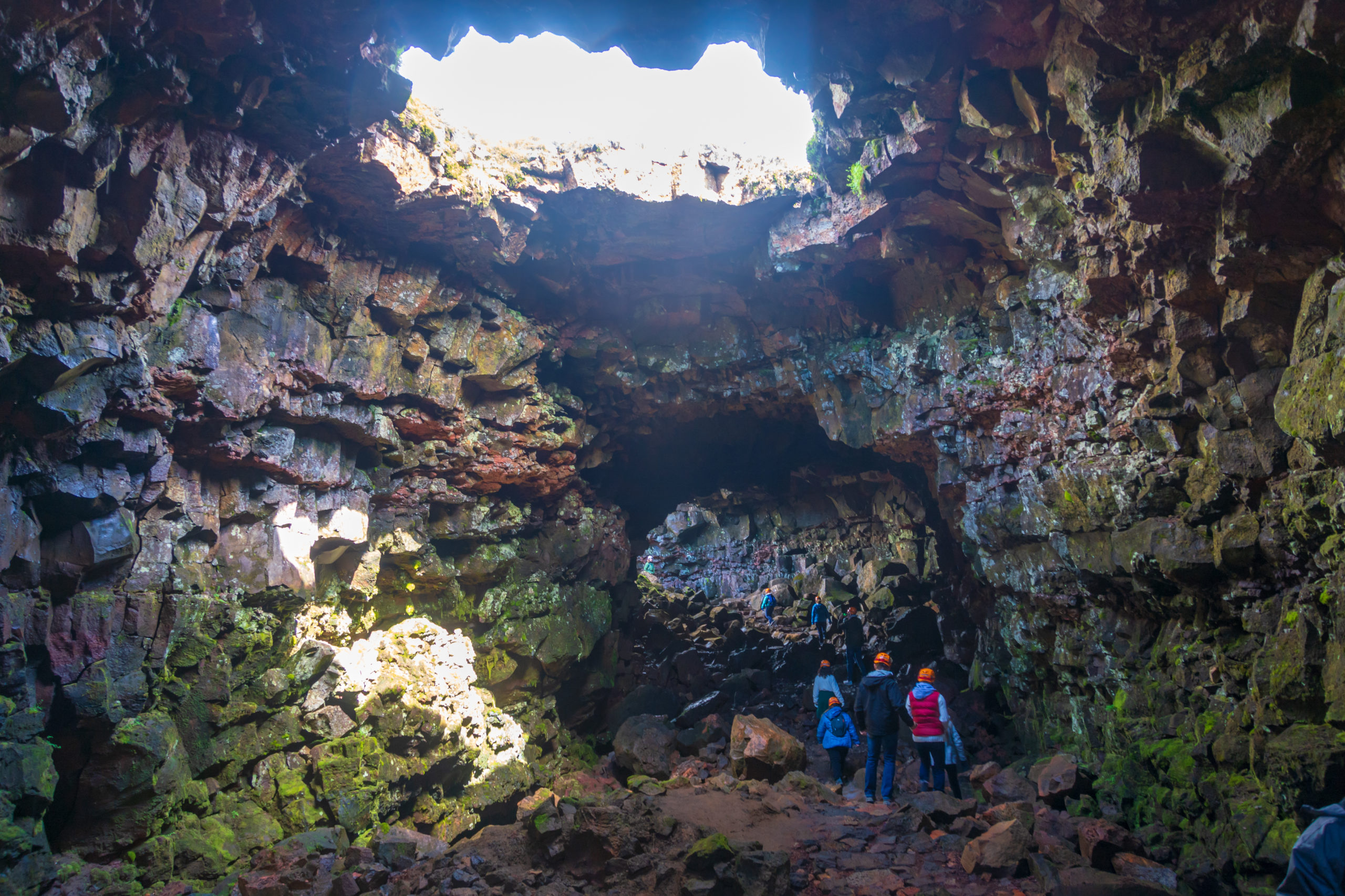 Raufarholshellir lava tube tunnel og grotter